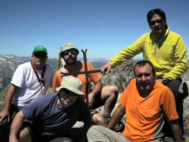 el grup coronant el comaloforno (3033 mts)