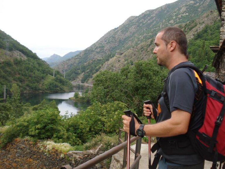 En Marc observa la pressa de Tavascan
