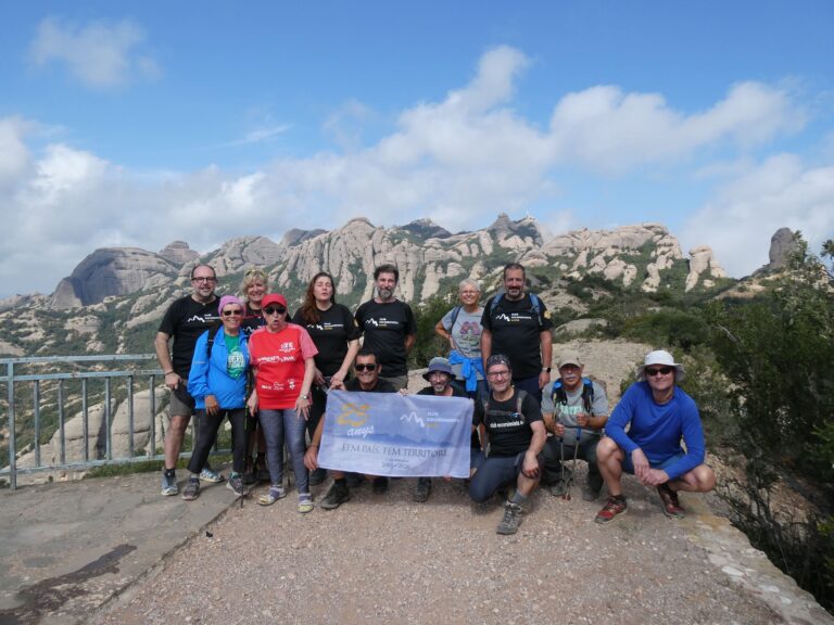 S’assoleix el cim de Sant Jeroni de Montserrat (1245mts) per commemorar el 25è aniversari del Club Excursionista Anoia
