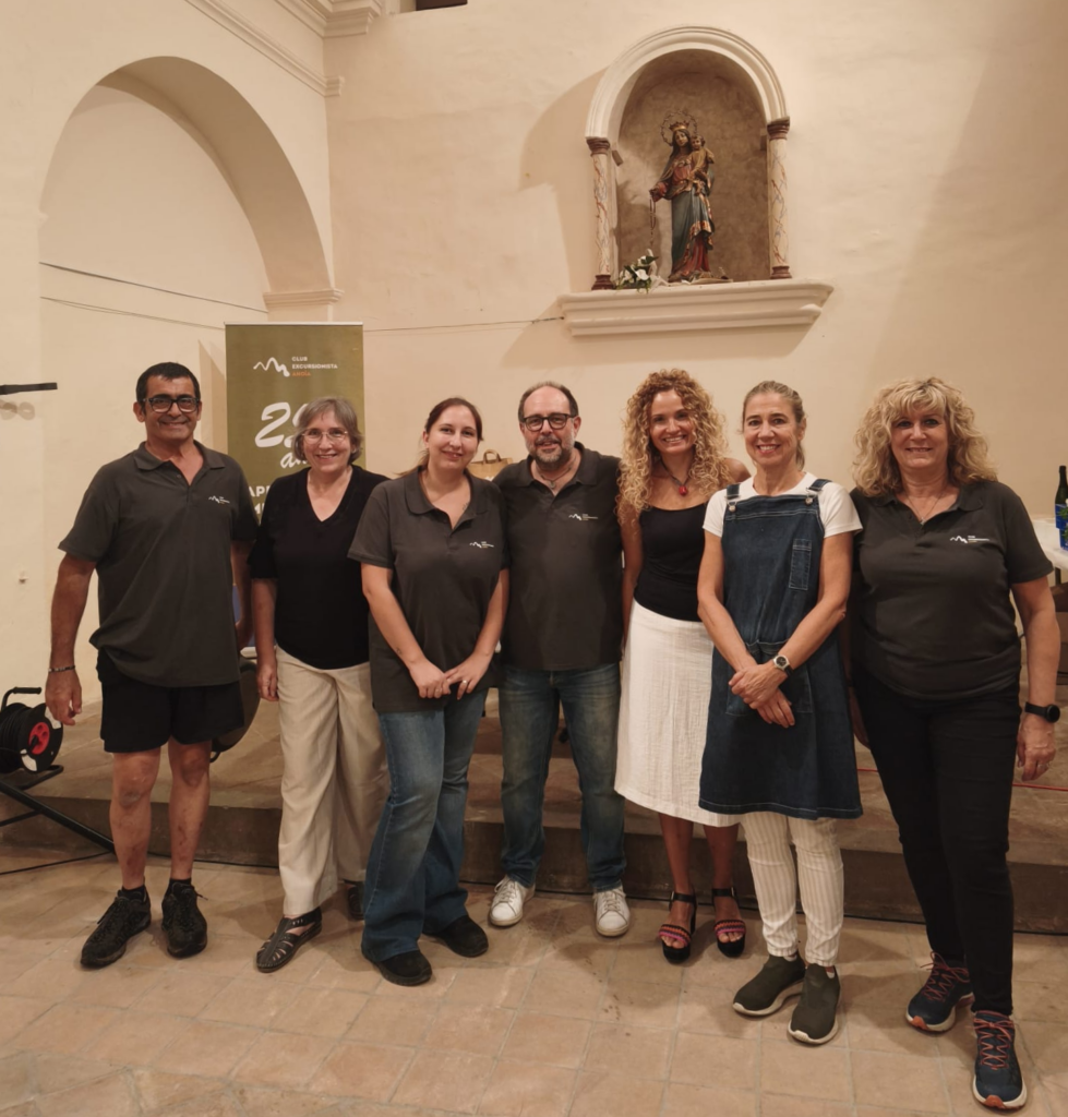 La cuinera Ada Parellada i la dietista masquefina Mari Carmen Duràn, fan tàndem a la capella del Roser presentant cuina en directe en una tarda plujosa però plena d’olors, sabors i bons consells