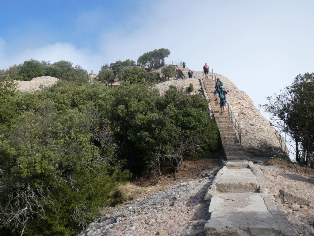 S’assoleix el cim de Sant Jeroni de Montserrat (1245mts) per commemorar el 25è aniversari del Club Excursionista Anoia