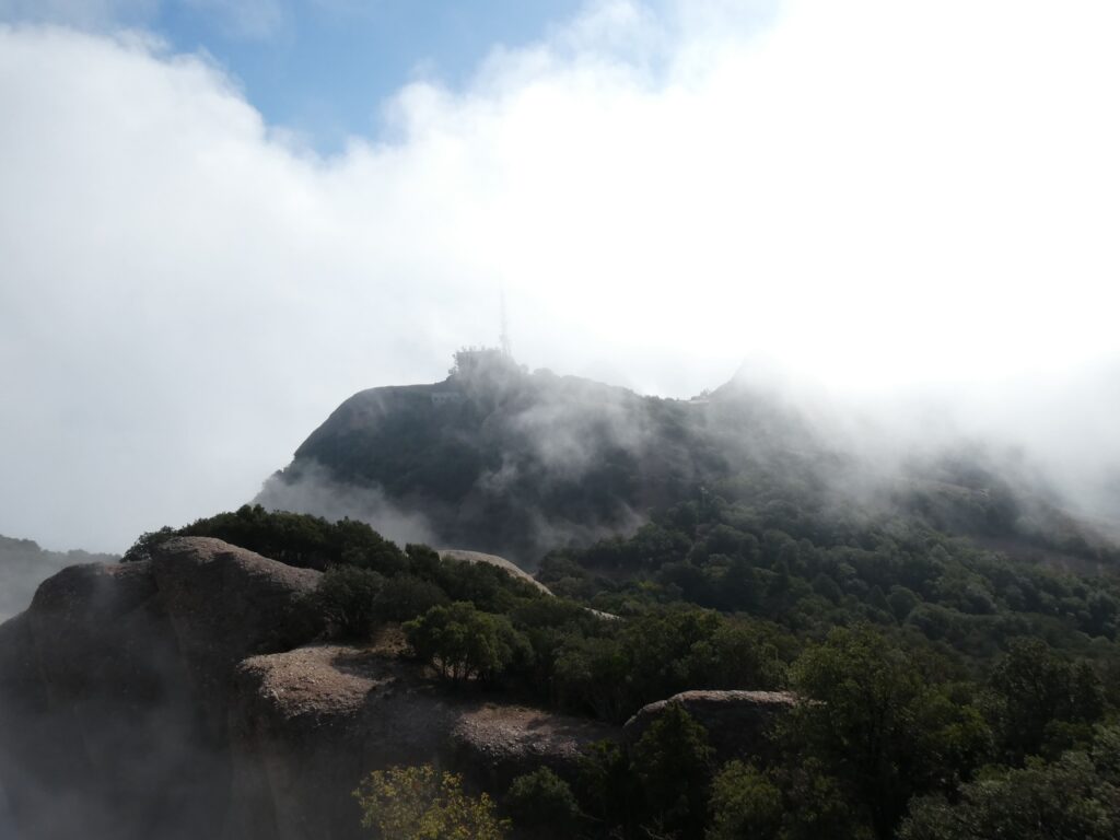 S’assoleix el cim de Sant Jeroni de Montserrat (1245mts) per commemorar el 25è aniversari del Club Excursionista Anoia