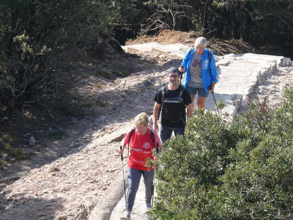 S’assoleix el cim de Sant Jeroni de Montserrat (1245mts) per commemorar el 25è aniversari del Club Excursionista Anoia