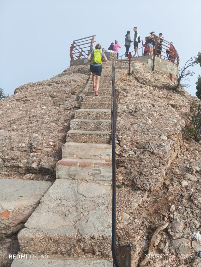 S’assoleix el cim de Sant Jeroni de Montserrat (1245mts) per commemorar el 25è aniversari del Club Excursionista Anoia