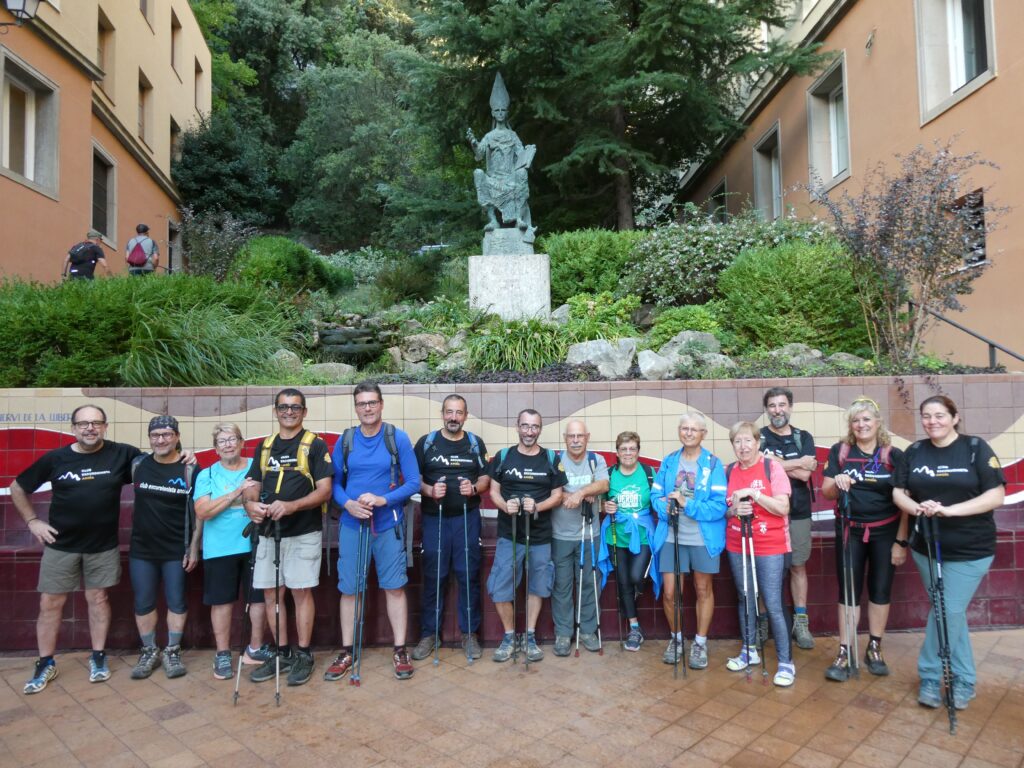 S’assoleix el cim de Sant Jeroni de Montserrat (1245mts) per commemorar el 25è aniversari del Club Excursionista Anoia