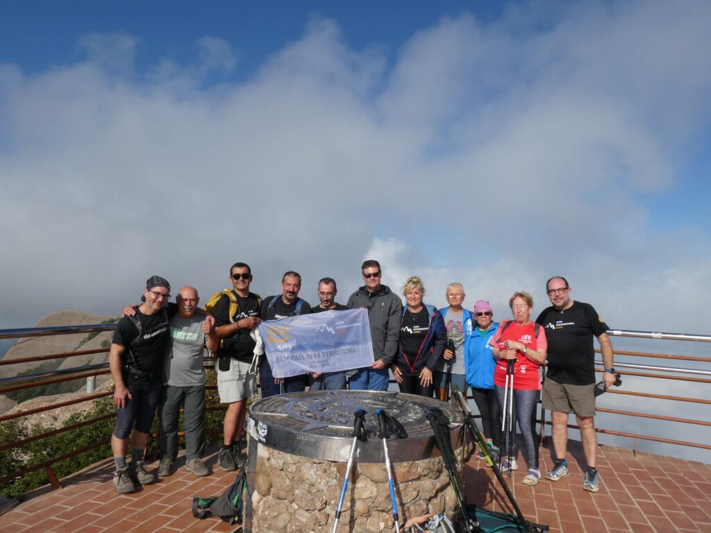 S’assoleix el cim de Sant Jeroni de Montserrat (1245mts) per commemorar el 25è aniversari del Club Excursionista Anoia