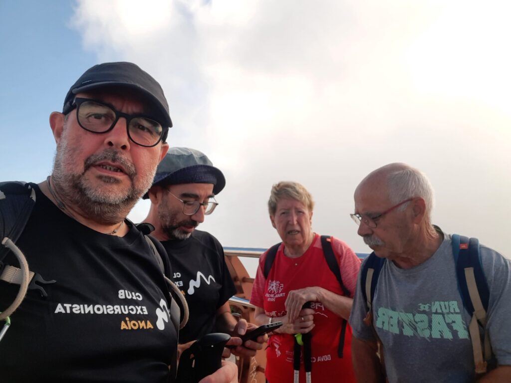 S’assoleix el cim de Sant Jeroni de Montserrat (1245mts) per commemorar el 25è aniversari del Club Excursionista Anoia
