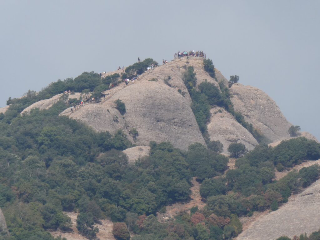 S’assoleix el cim de Sant Jeroni de Montserrat (1245mts) per commemorar el 25è aniversari del Club Excursionista Anoia