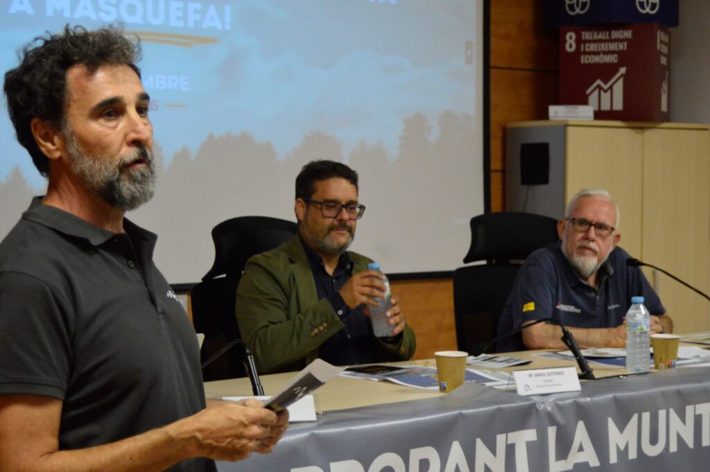 Tarda emotiva per a donar el tret de sortida als actes de celebració del 25è aniversari del Club Excursionista Anoia.