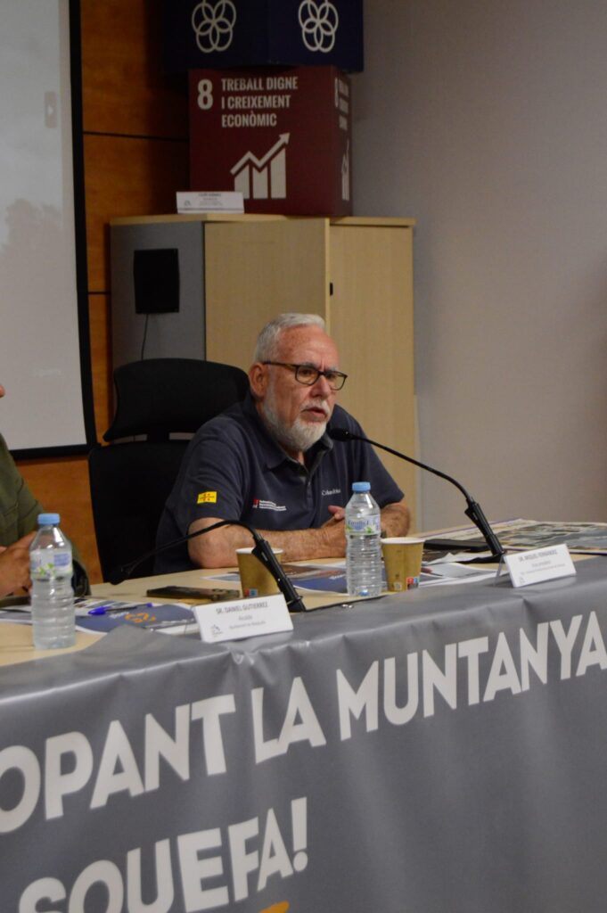 Tarda emotiva per a donar el tret de sortida als actes de celebració del 25è aniversari del Club Excursionista Anoia.