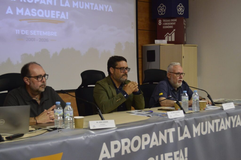 Tarda emotiva per a donar el tret de sortida als actes de celebració del 25è aniversari del Club Excursionista Anoia.